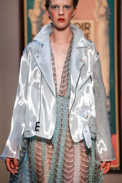 Look 39